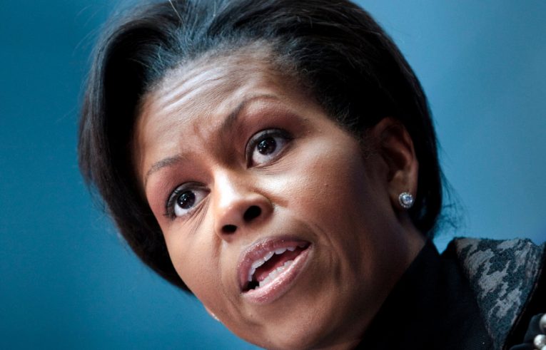 Michella Obama Visits Dep't Of Transporation Employees